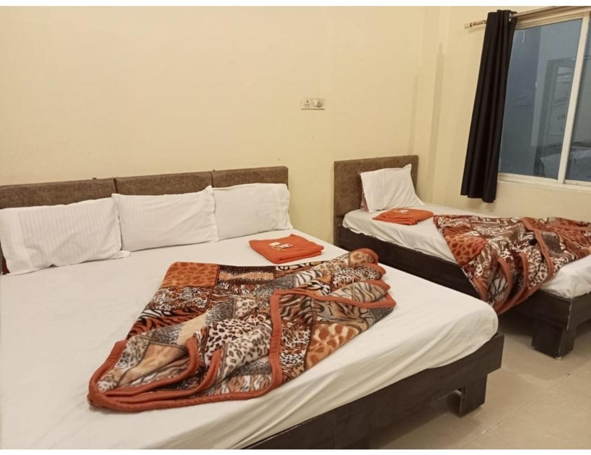 Hotel Mahakal Vishram, אויאיין מראה חיצוני תמונה