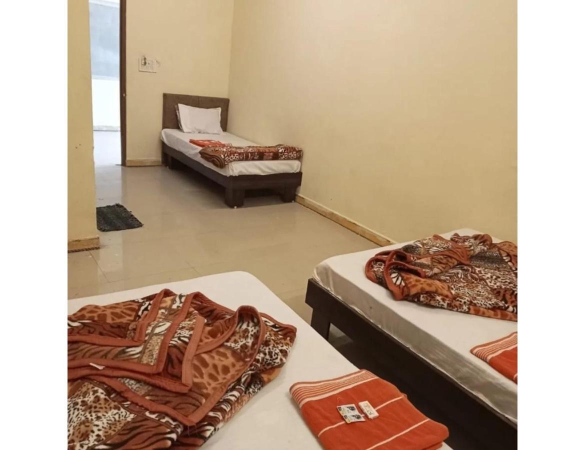 Hotel Mahakal Vishram, אויאיין מראה חיצוני תמונה